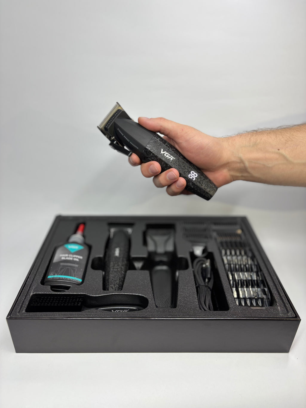 Trimmer + Clipper rasuradora VGR V-640