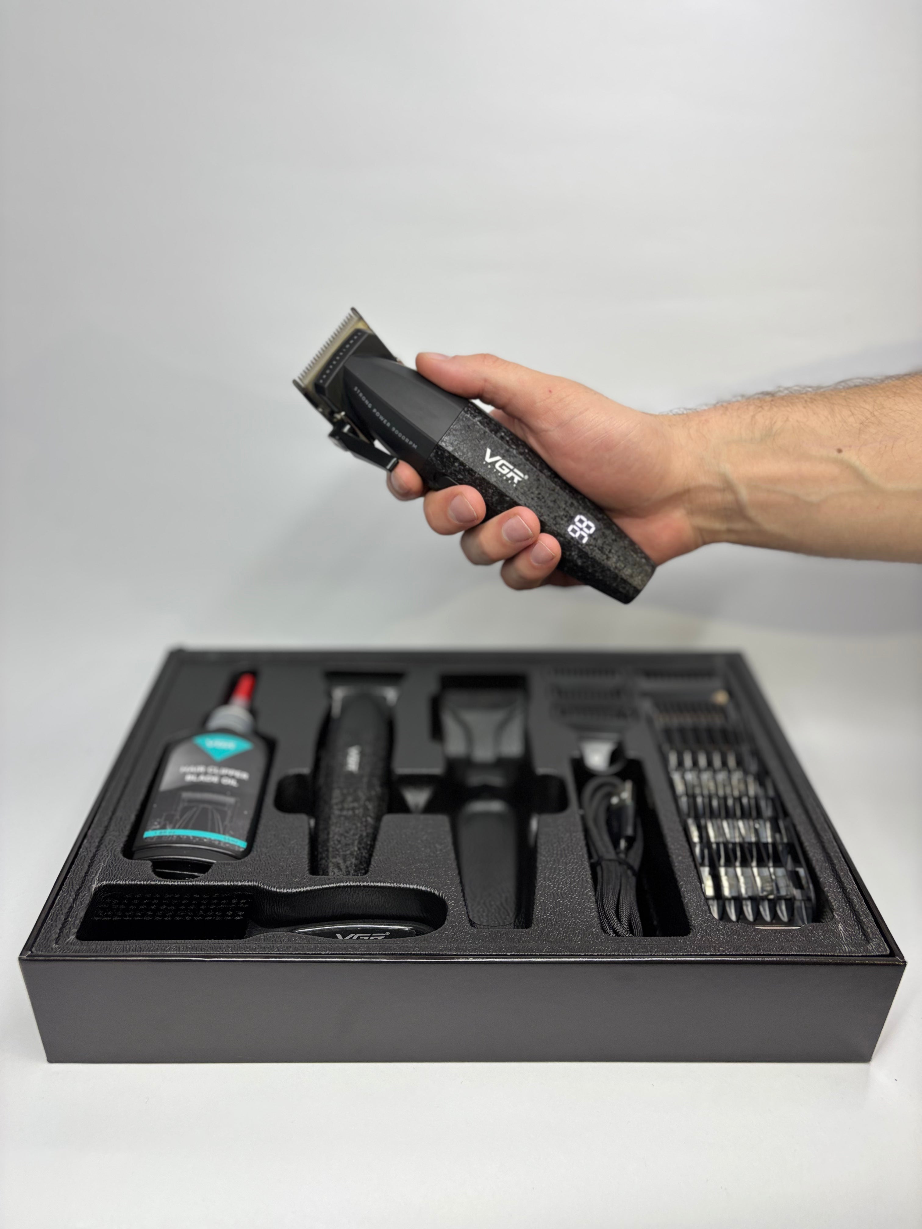 Trimmer + Clipper rasuradora VGR V-640